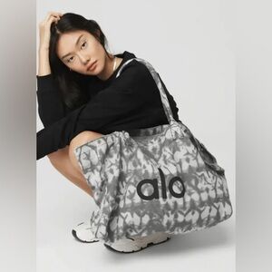 Alo Yoga Tote Bag